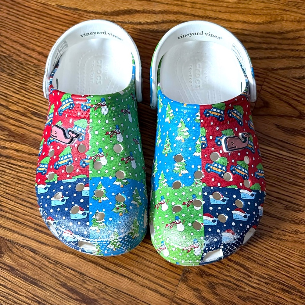 Vineyard Vines Holiday Crocs
